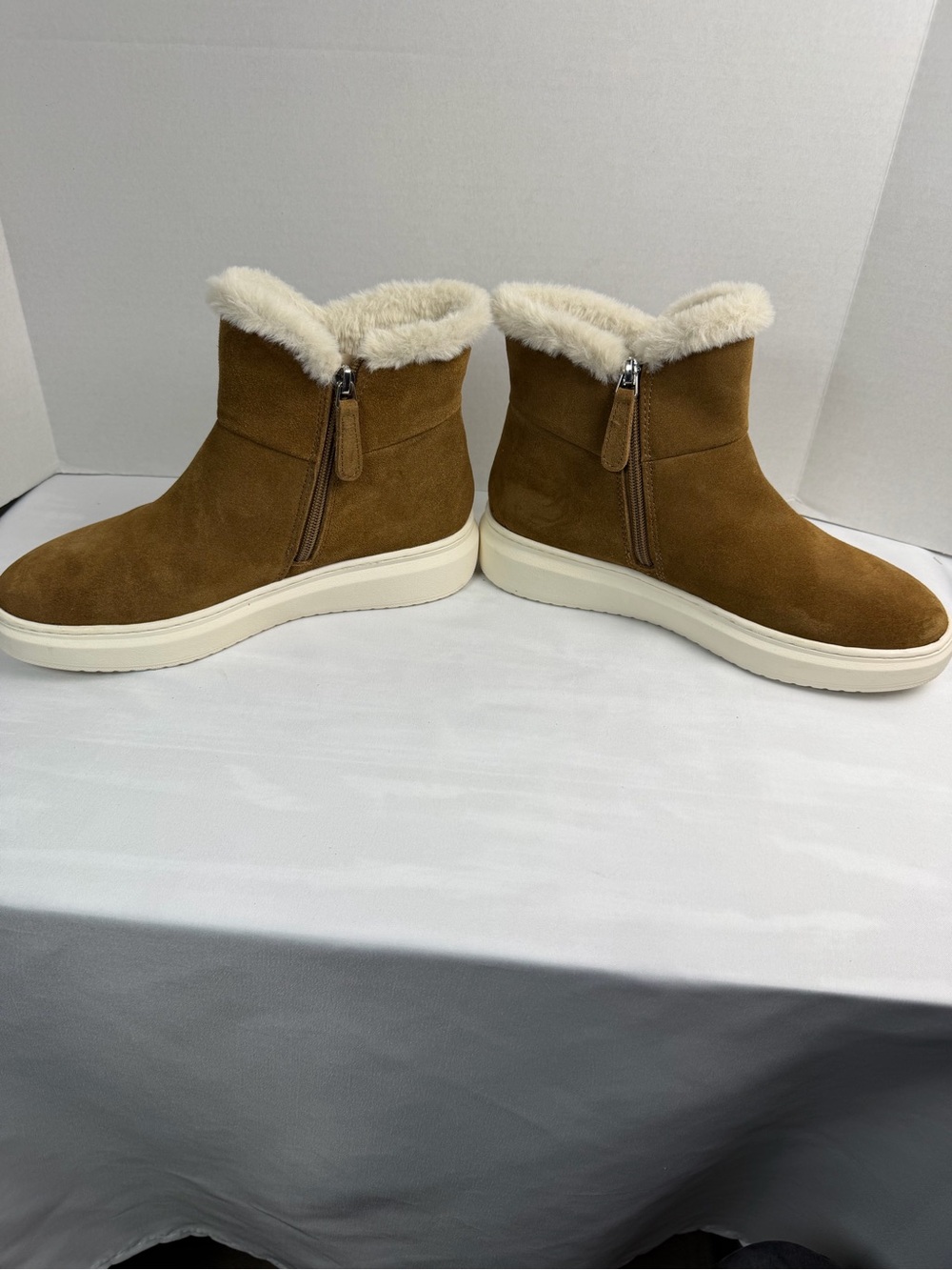 Marc Fisher women’s leather Foggie trimmed booties in Dark Natural 8 EUC - Picture 5 of 16